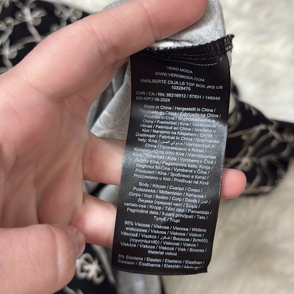 NWT Vero Moda Black Alberte Cilia Bow Top Long Sleeve Size XL - Picture 11 of 12